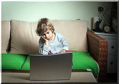 Laziness in children: child is bored at the computer