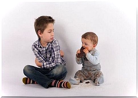 Avoid jealousy of a new sibling