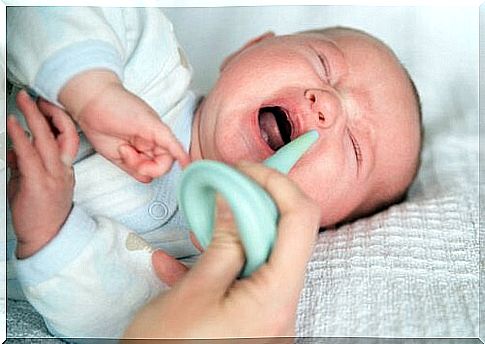 Getting rid of mucus from your baby's nose - it's very easy