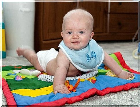 Baby experiences the benefits of activity blankets