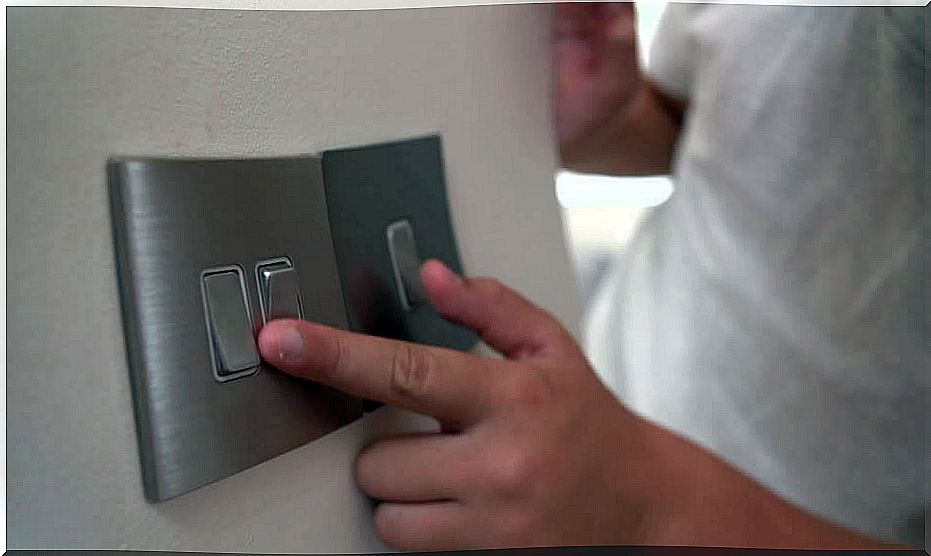 With a few simple steps you can make your home child-proof and avoid accidents with power outlets.