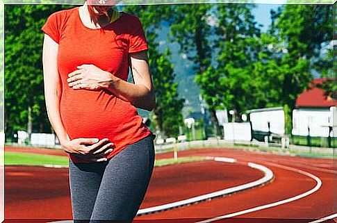 Walking while pregnant is practical and effective