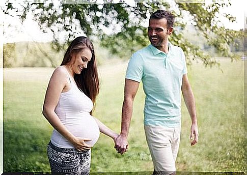 Walking during pregnancy can be split up