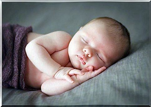 These 7 tricks will help your baby sleep through the night